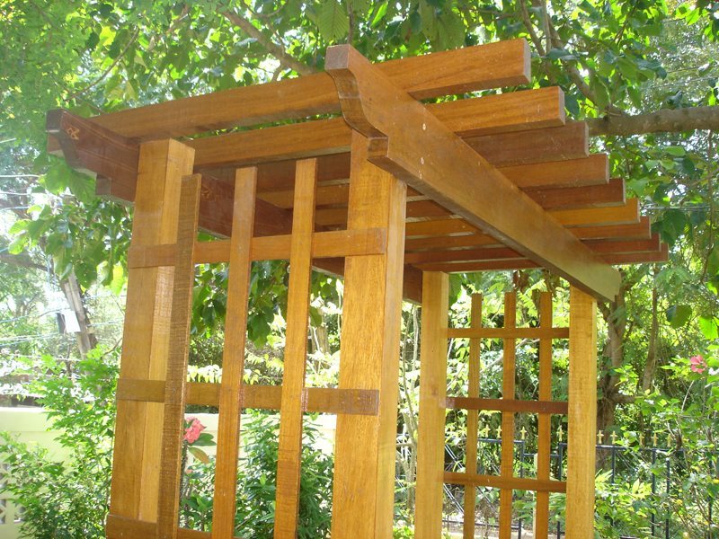 Arbor Close-up (click to enlarge)