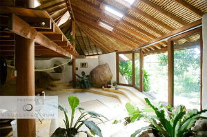 Interior view of freeform house by Phangan Earthworks on Koh Phangan island