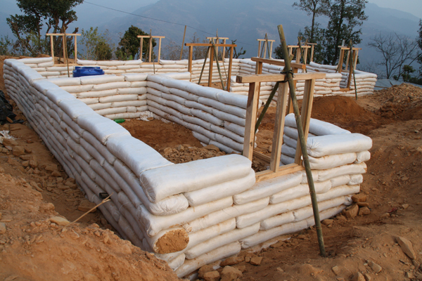 Earthbag training center in Nepal at 5’ height