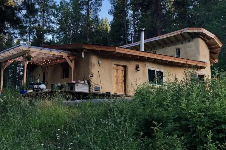 Montana Couple Build Their Own Hybrid Cob House – Natural Building
