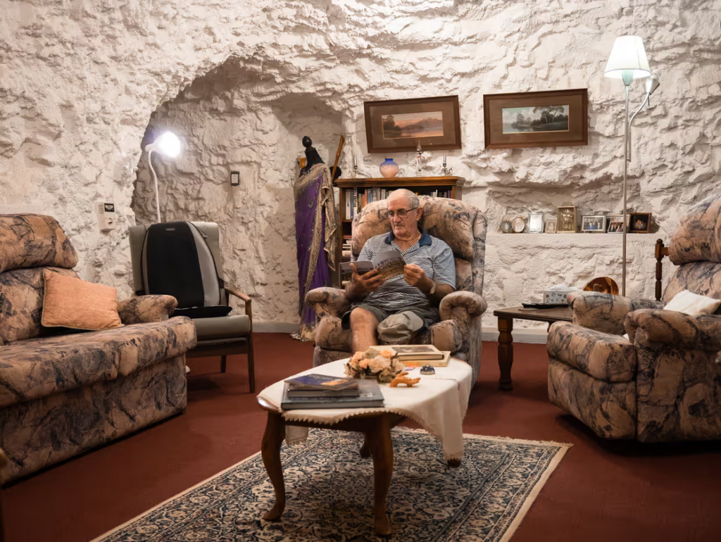 The Serenity Hobbit House 📍@Mountain Shire Pigeon Forge, TN The house sits  on the Mountain Shire property located minutes from top attractions in  Pigeon Forge (e.g. Dollywood), Gatlinburg and Smoky ..., image size:1024x770