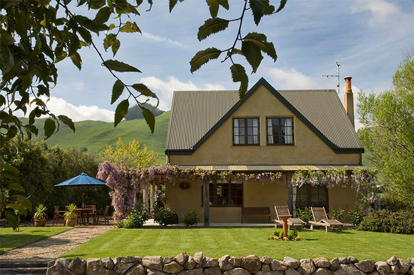The Last Straw Cottage -- Luxury Self Contained Holiday Accommodation in sunny Nelson, New Zealand