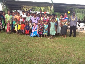 Group photo of Vanuatu earthbag volunteers