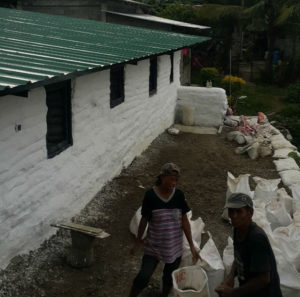 Simple, low cost, hurricane resistant earthbag house in the Philippines