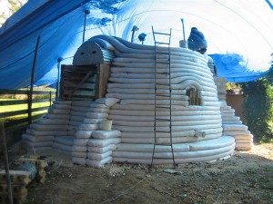 Low cost earthbag dome workshops in Puerto Rico