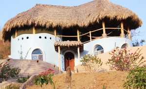 The Popoyo house is made of locally available natural materials and has all curved walls.