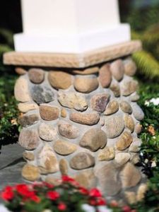 Concrete column with stone veneer