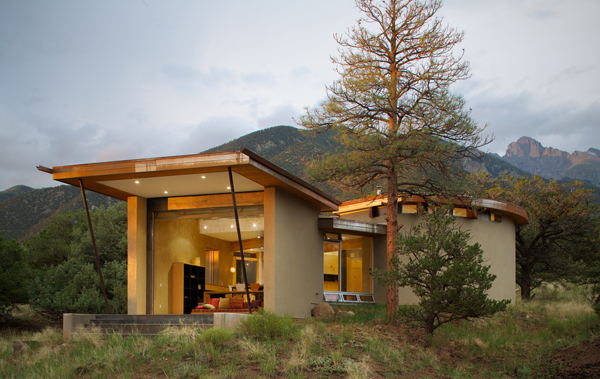 Exterior view of the Strawbale Getaway in Colorado