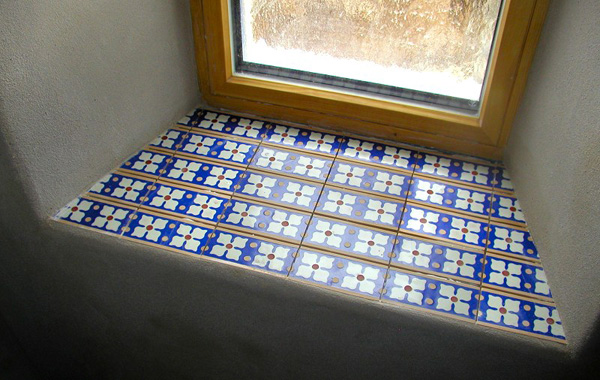 Windowsill made with low cost tile seconds
