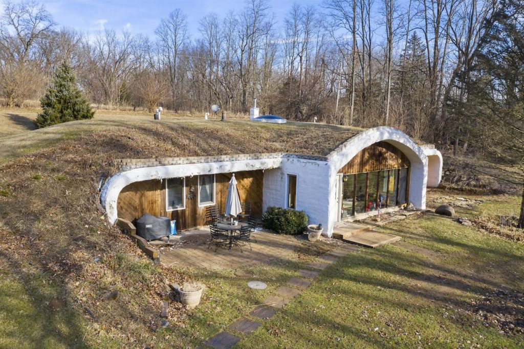 Underground Home For Sale In Illinois Natural Building Blog underground-home-for-sale-in-illinois-natural-building-blog