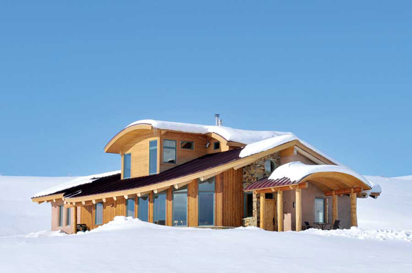 This sustainably-built sport ranch brings an Olympian snowboarder peace.
